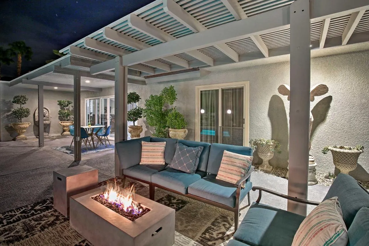 Pet-Friendly Palm Springs Escape With Heated Pool! Villa